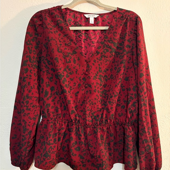 Nine West Women’s Cinched Waist V-Neck Blouse in Deep Red Cheetah Size Medium - Picture 8 of 9